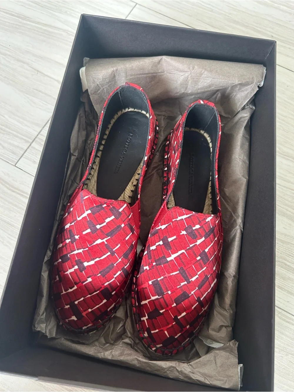 Bottega Veneta size excellent
